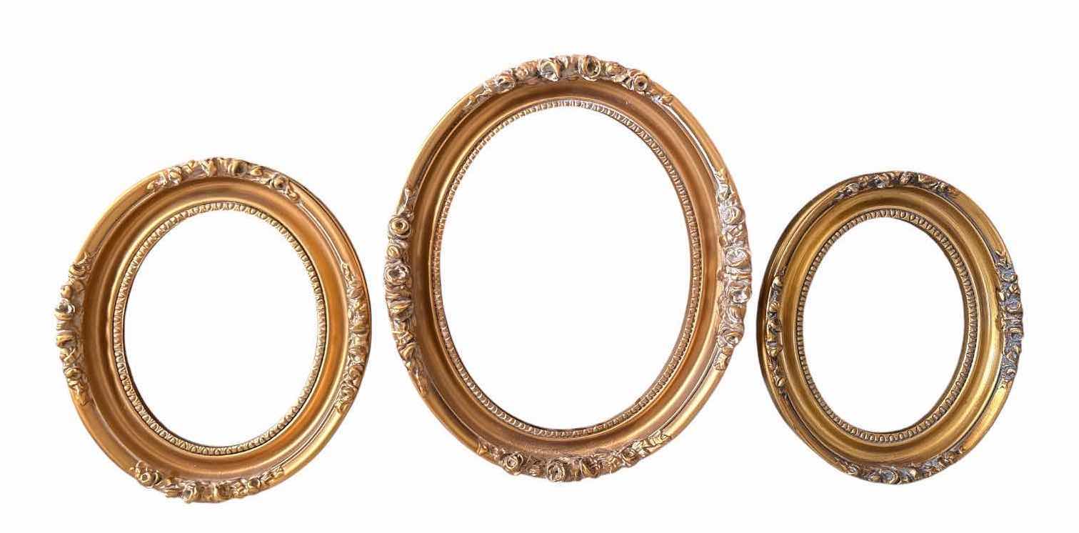 Photo 1 of (3)PCS DECORATIVE OVAL PICTURE FRAME 14”X17”