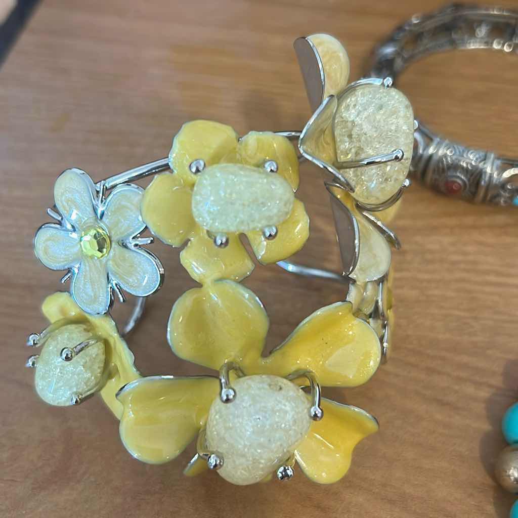 Photo 1 of 6- FASHION BRACELETS