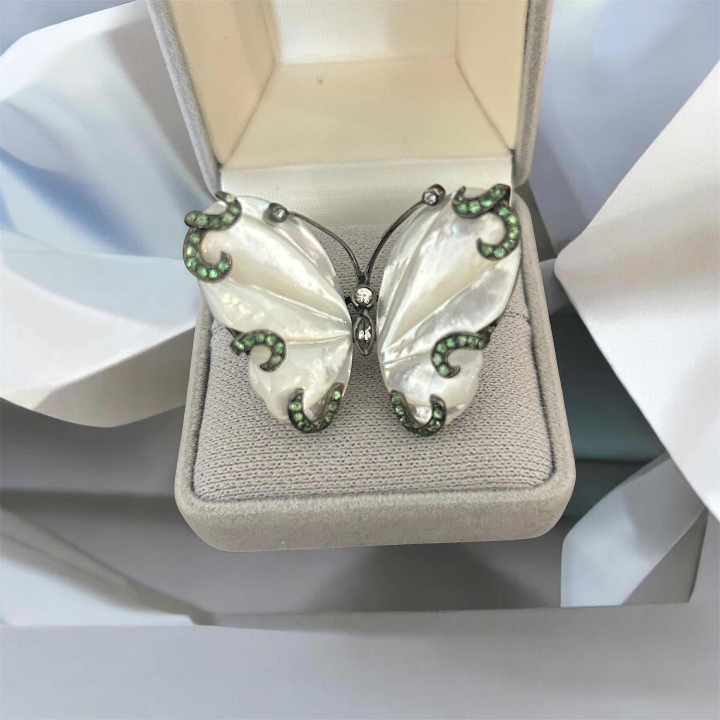 Photo 1 of CARLO VIABI RING W MOTHER OF PEARL BUTTERFLY DESIGN W GREEN TSAVORITE GARNET IN STERLING SILVER SIZE 7 $199