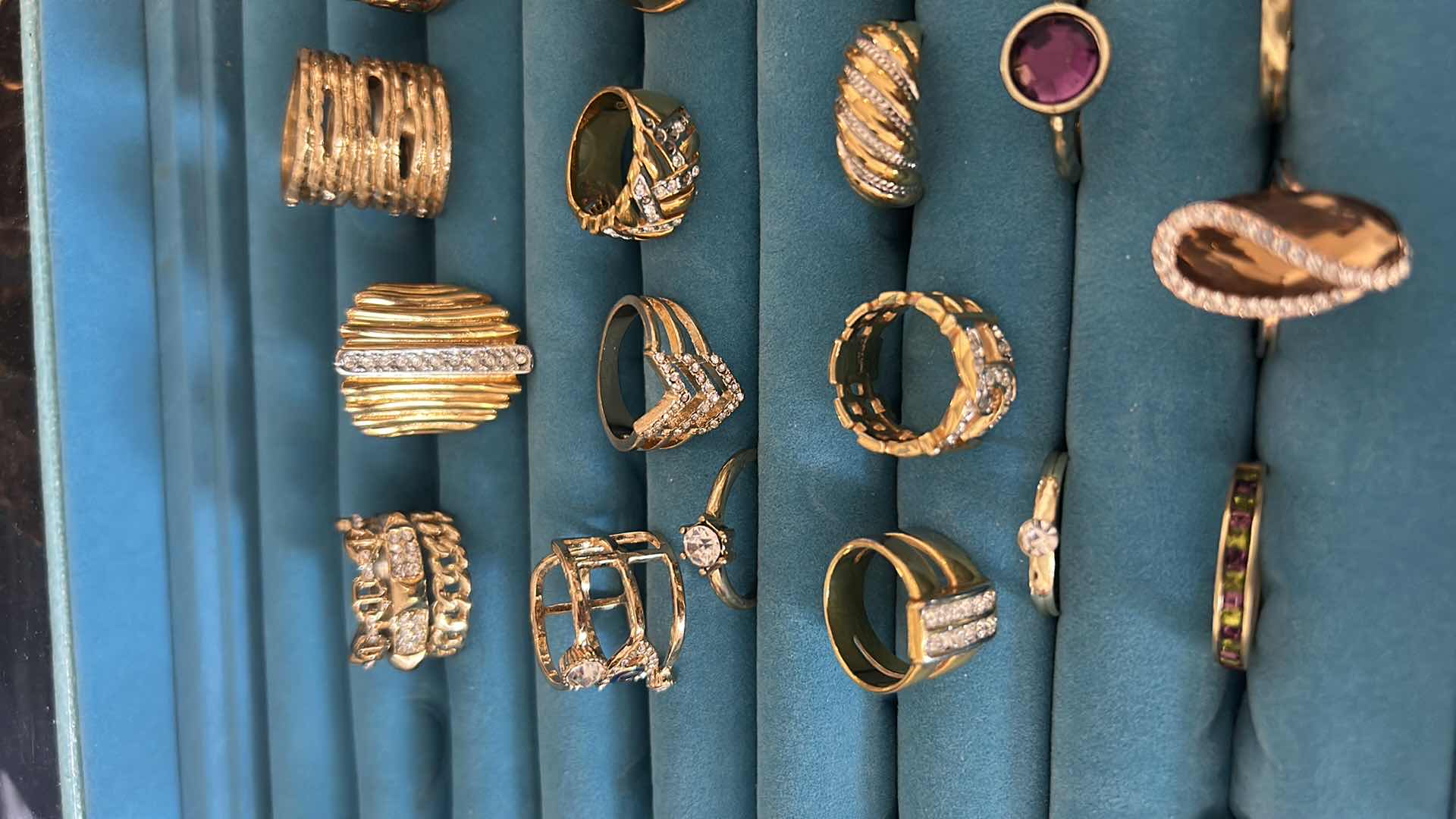 Photo 1 of 25- FASHION JEWERY RINGS GOLD TONE JEWELRY BOX SOLD SEPARATELY