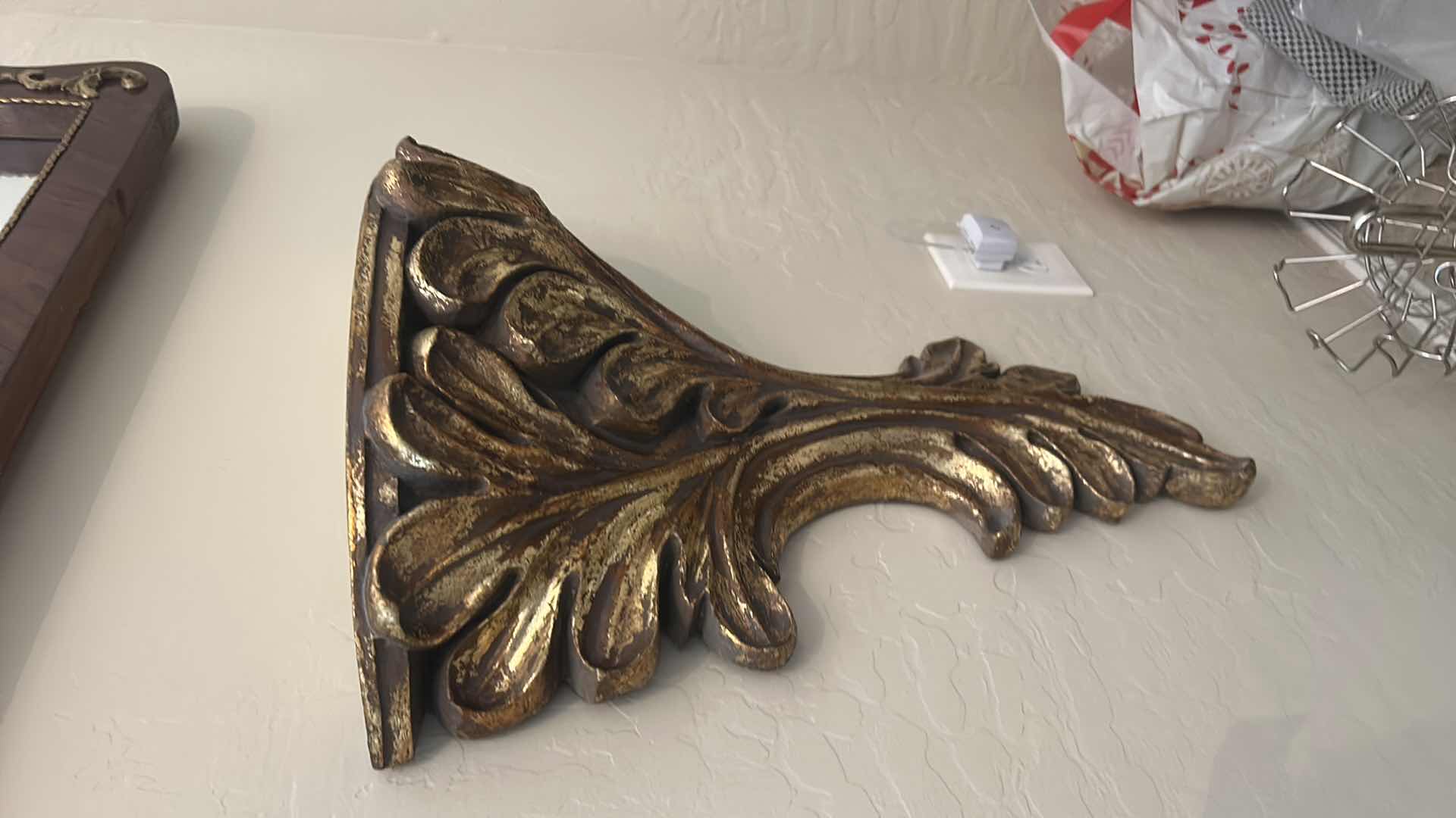 Photo 1 of HOLLYWOOD REGENCY STYLE GOLD GILT ACANTHUS LEAF WALL DECOR. 17” x 6.5” H20.5”