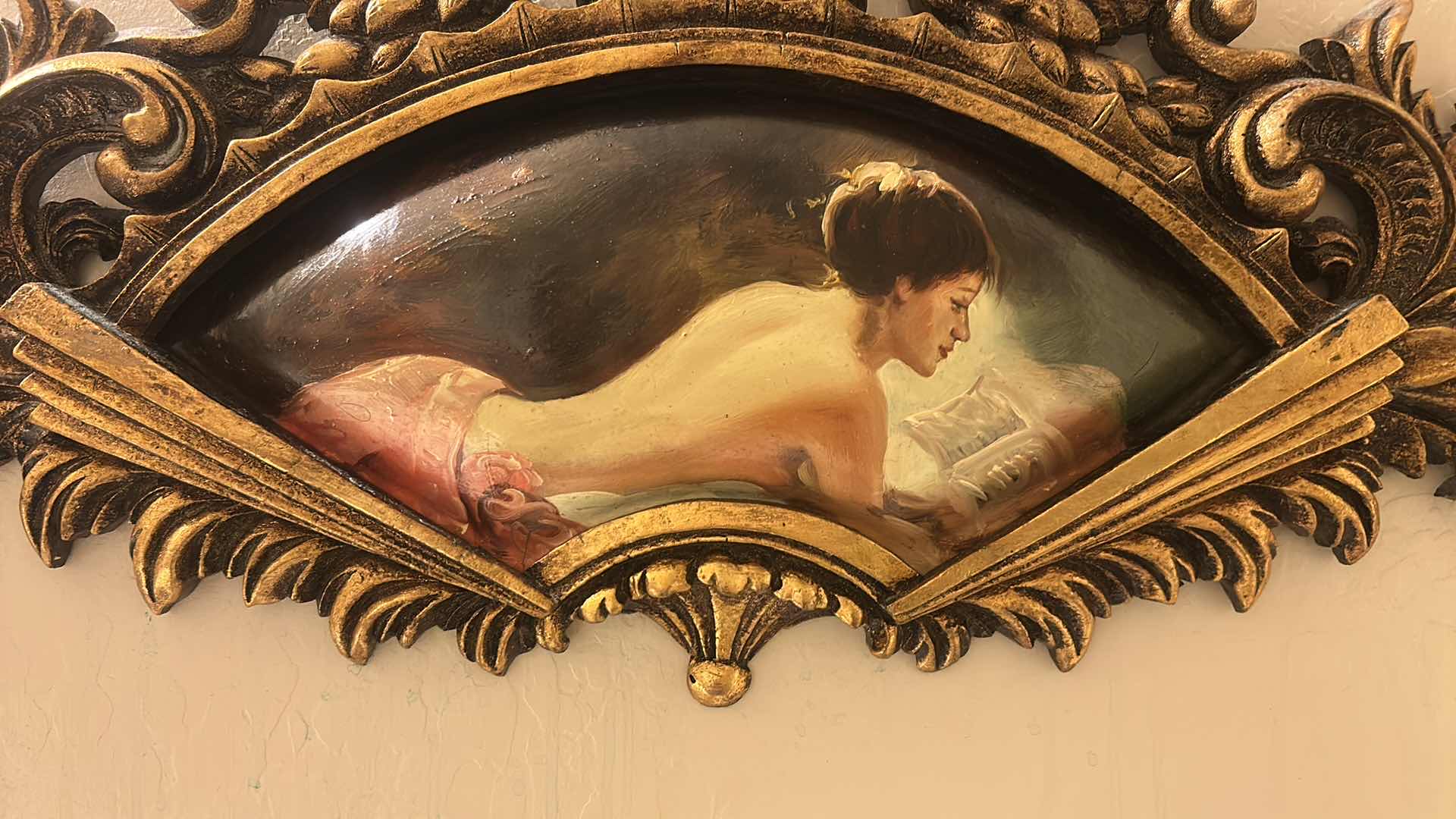 Photo 1 of ORNATE ANTIQUE NEOCLASSICAL DESIGN STYLE GOLD WALL PEDIMENT WITH AN OVAL FIGURAL PAINTING INSET 31 1/4“ x H15.5“