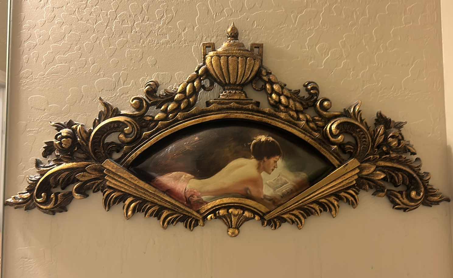 Photo 1 of ORNATE ANTIQUE NEOCLASSICAL DESIGN STYLE GOLD WALL PEDIMENT WITH AN OVAL FIGURAL PAINTING INSET 31 1/4“ x H15.5“