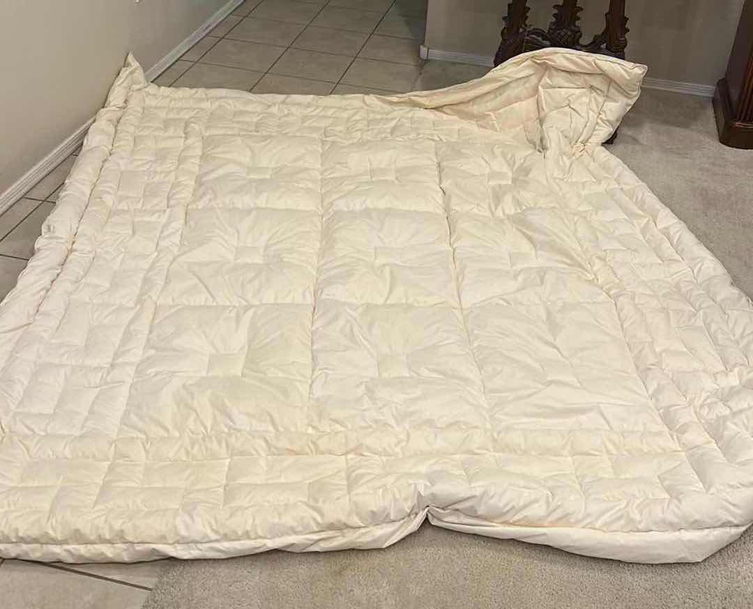 Photo 1 of QUEEN DOWN COMFORTER DUVET INSERT WITH A SQUARE BAFFLE-BOX STITCH DESIGN.