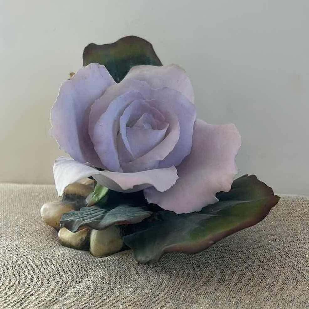 Photo 1 of BOEHM ENGLISH BONE PORCELAIN ANGEL FACE ROSE H4.5”