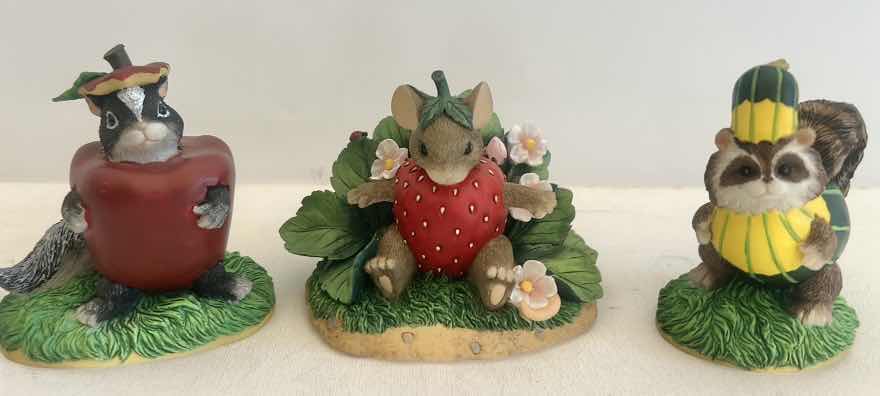 Photo 1 of 3 CHARMING TAILS MICE FIGURINES