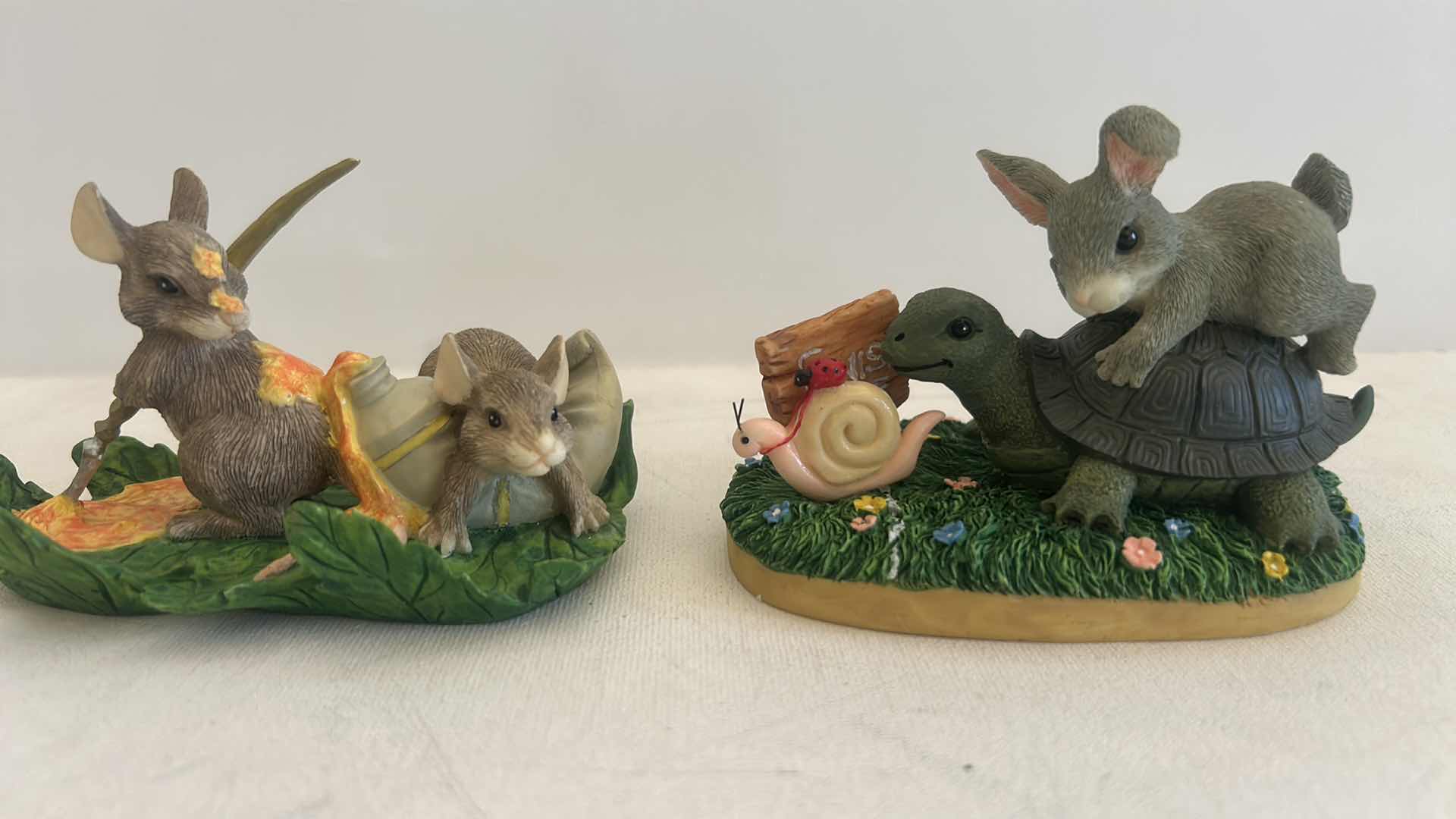 Photo 1 of 2 MICE FIGURINES - CHARMING TAILS
& SILVESTRI