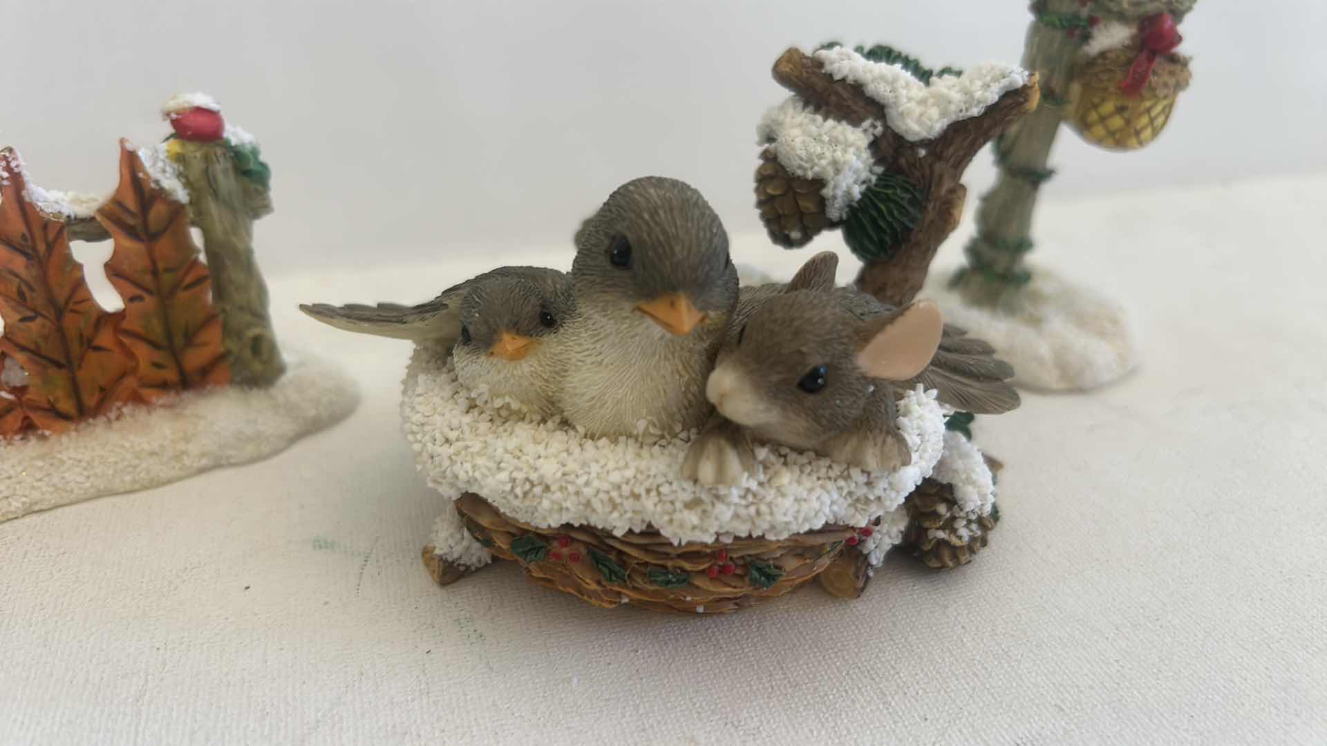 Photo 1 of 3 CHARMING TAILS MICE FIGURINE & CHRISTMAS FIGURINES