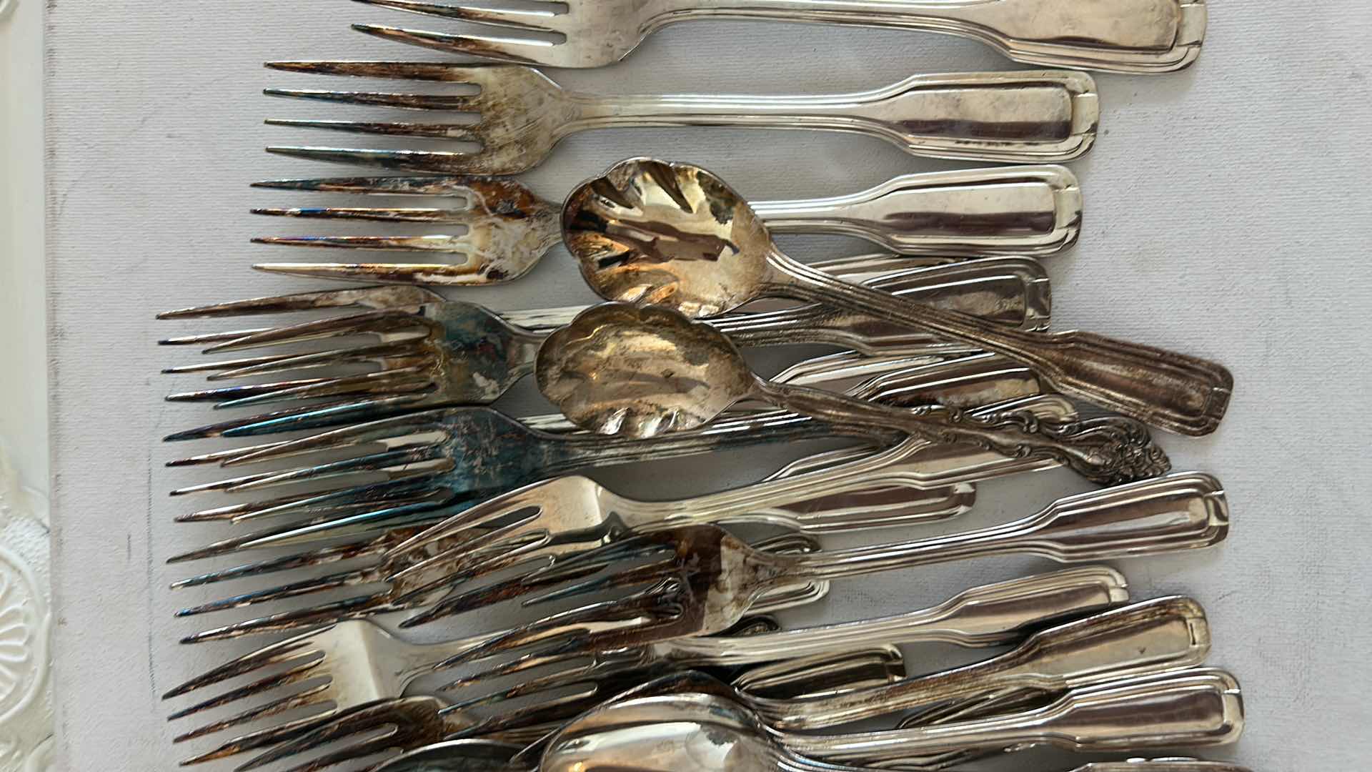 Photo 1 of 42 PIECES SERVING UTENSILS