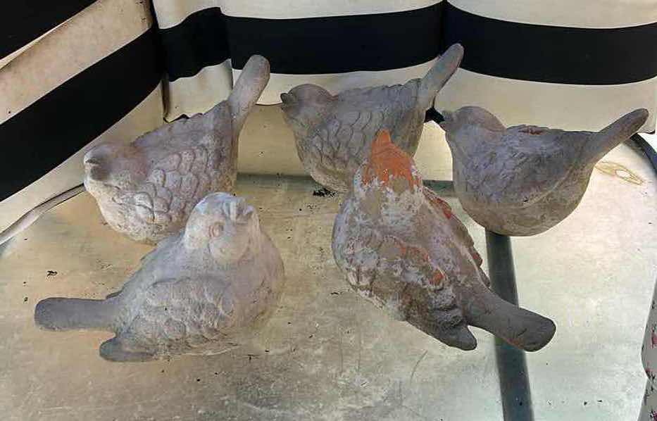 Photo 1 of 5 BIRD FIGURINES OUTDOOR DECOR H7”
