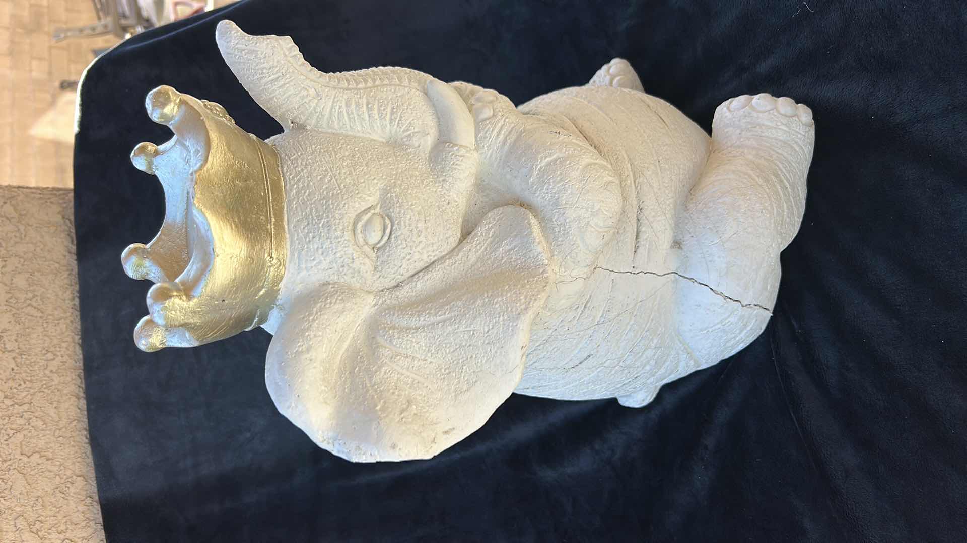Photo 1 of ELEPHANT STATUE OUTDOOR DECOR H16.5”