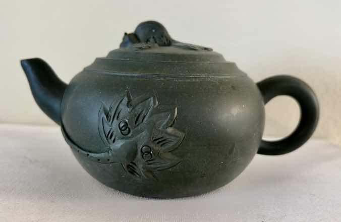 Photo 1 of YIXING ZISHA CLAY TEAPOT H4”