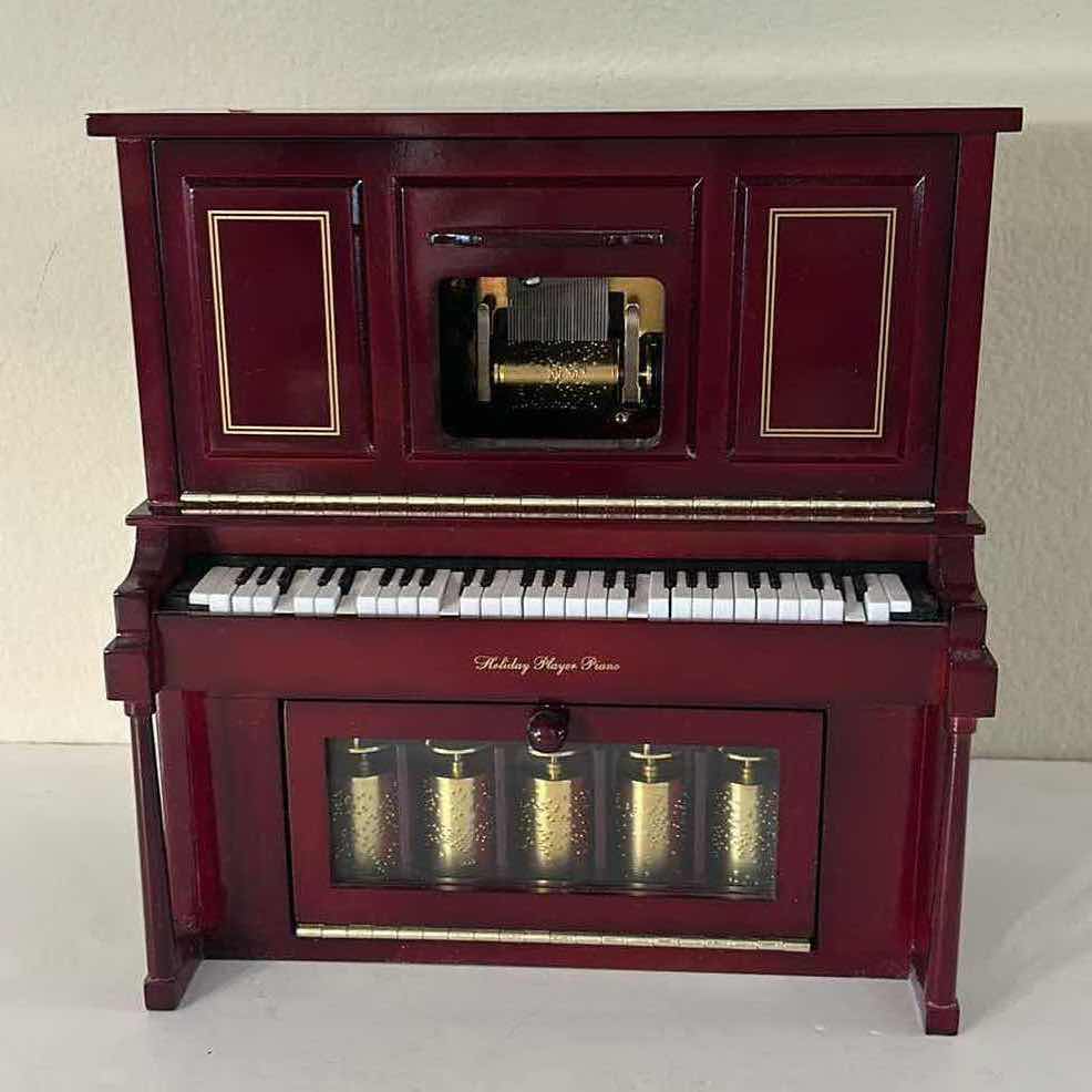 Photo 1 of MR. CHRISTMAS GOLD LABEL COLLECTION HOLIDAY PLAYER MUSIC BOX