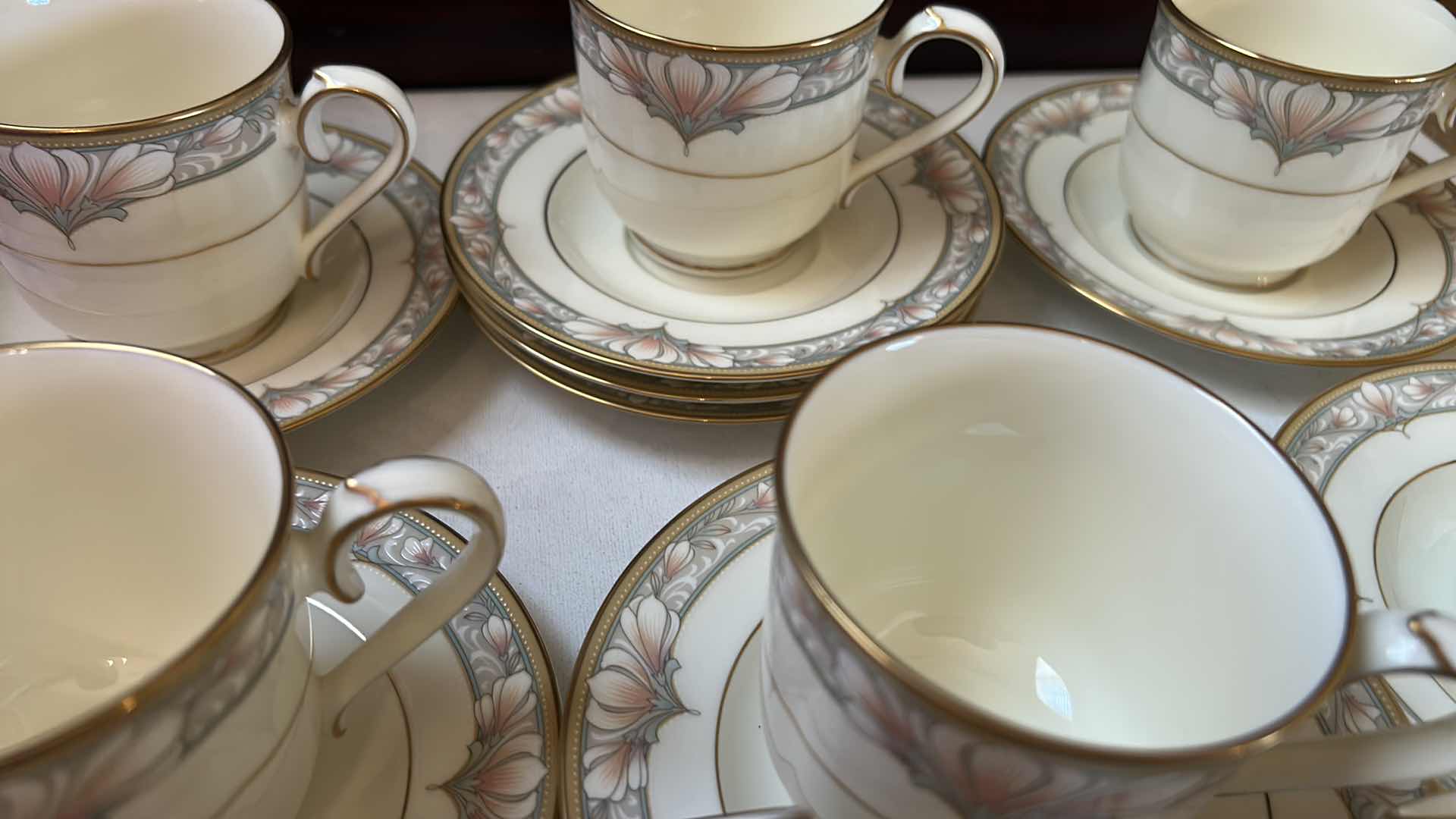 Photo 1 of 54 PC NORITAKE BARRYMORE (Pattern #9737) BONE CHINA