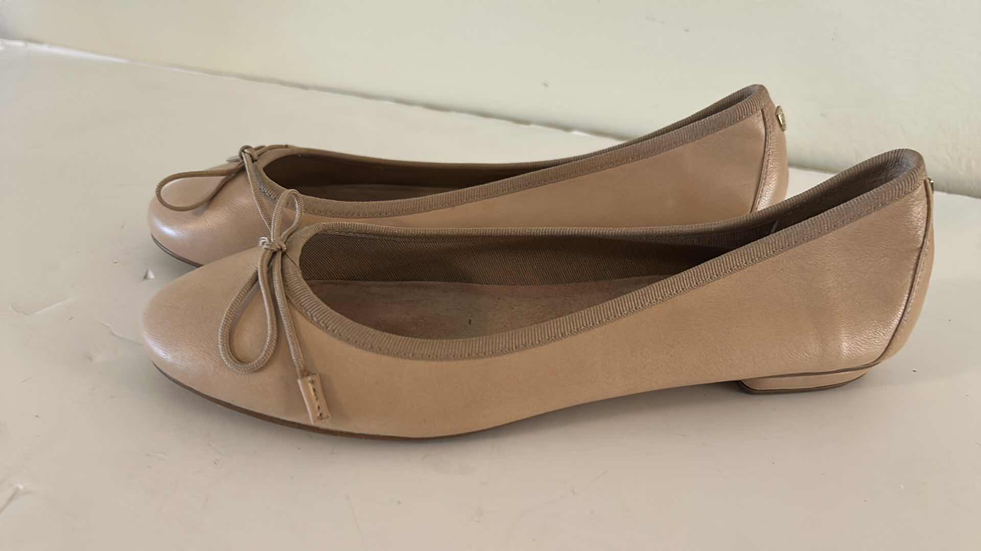 Photo 1 of MASSIMO DUTTI TAN LEATHER BALLET FLATS SIZE 7