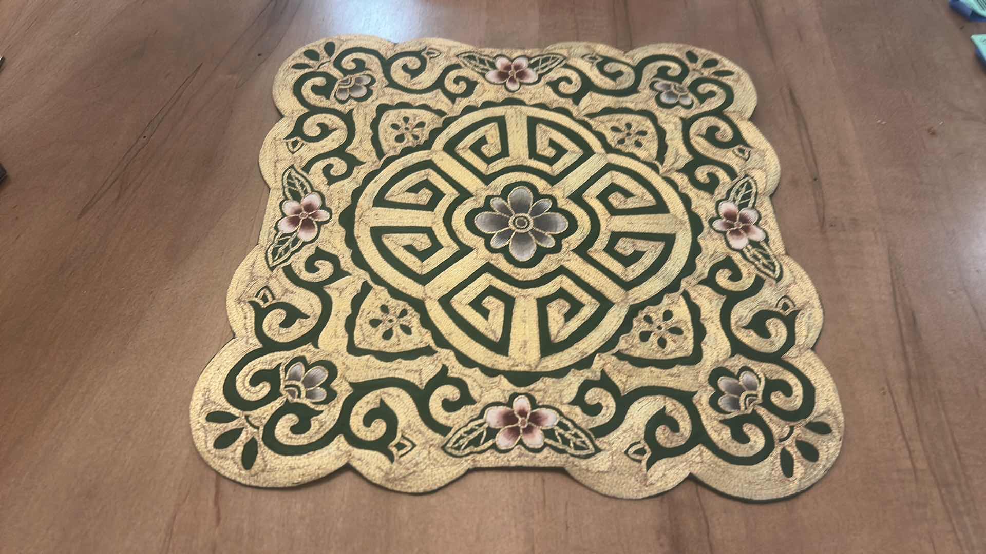 Photo 1 of 3 VINTAGE CHINESE SILK EMBROIDERED DOILIES/TABLE MAT