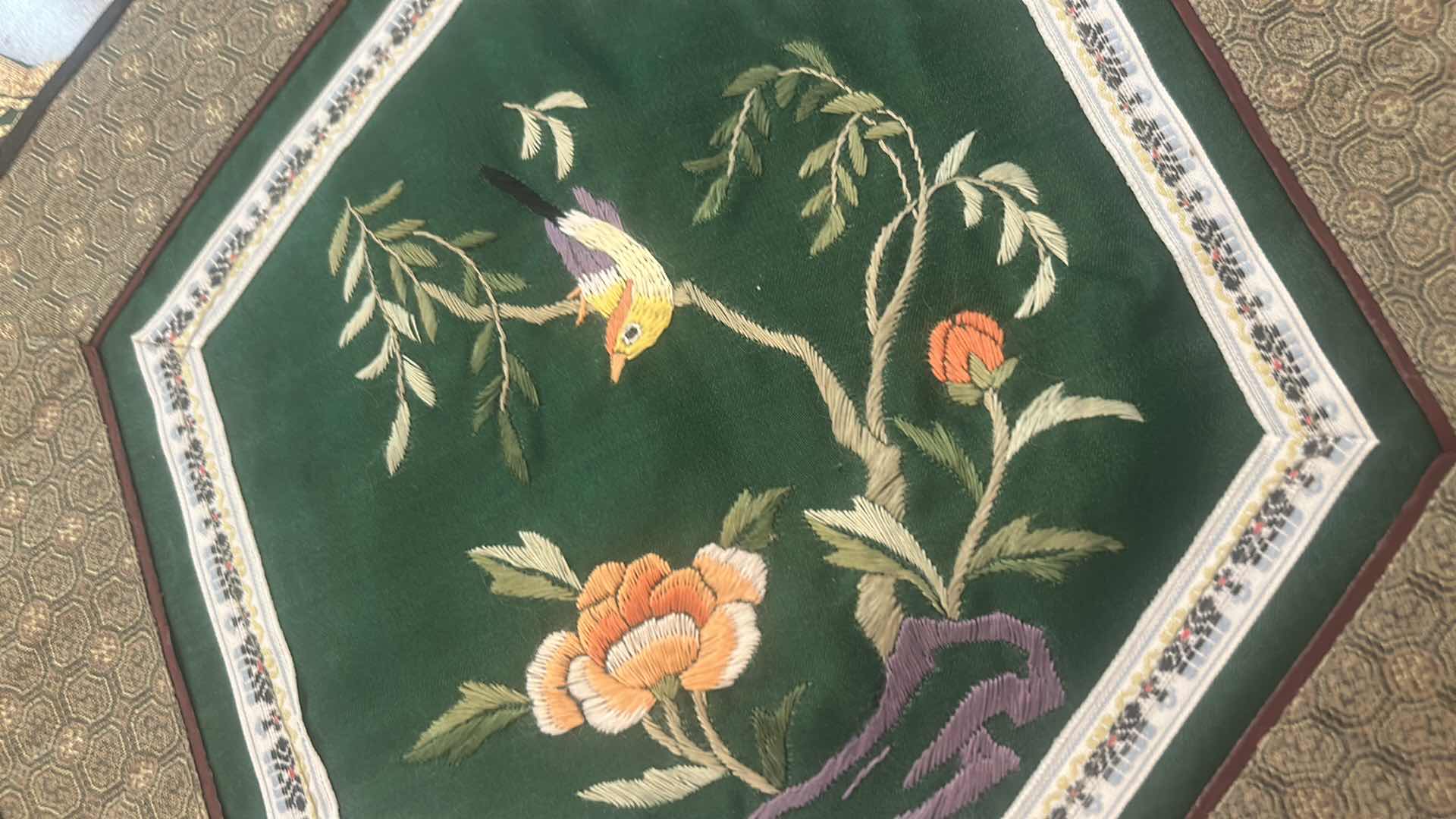 Photo 1 of 3 VINTAGE CHINESE SILK EMBROIDERED DOILIES/TABLE MAT