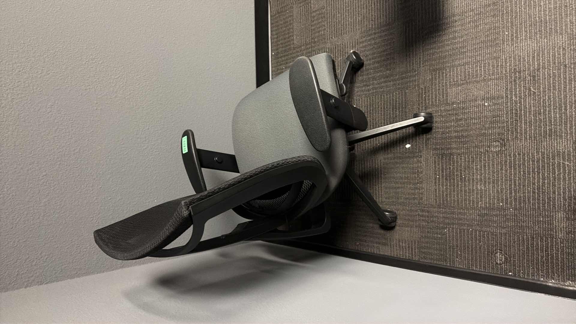 Photo 1 of Grey mesh office chair