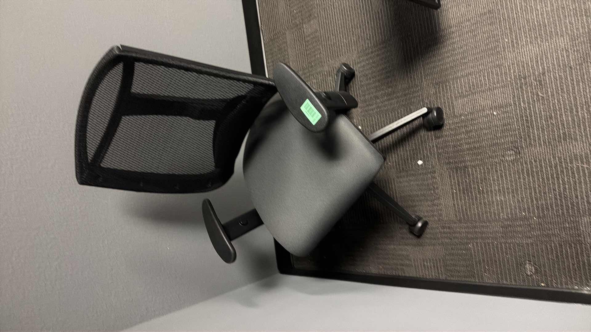 Photo 1 of Grey mesh office chair