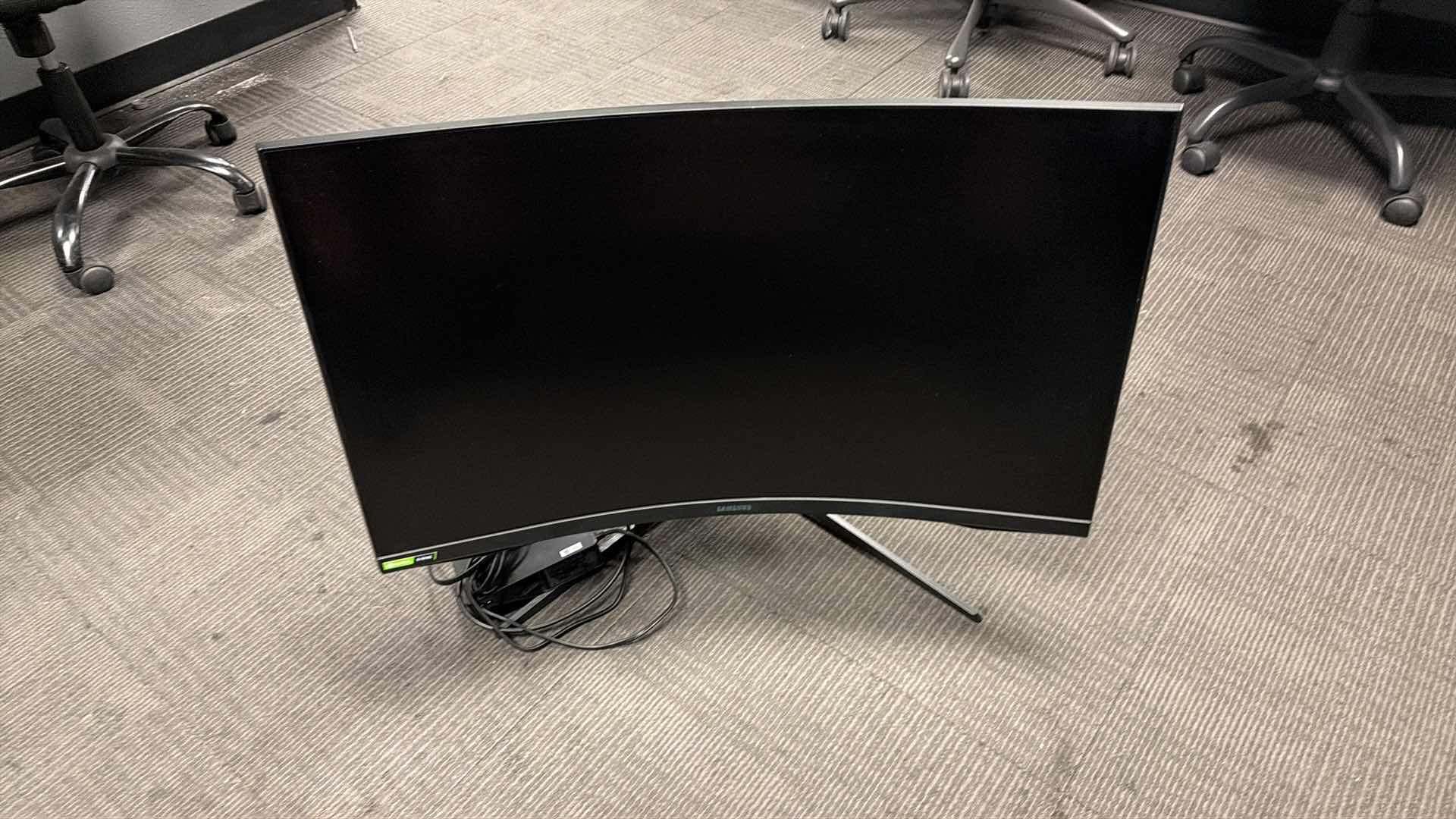 Photo 1 of Samsung curved monitor
