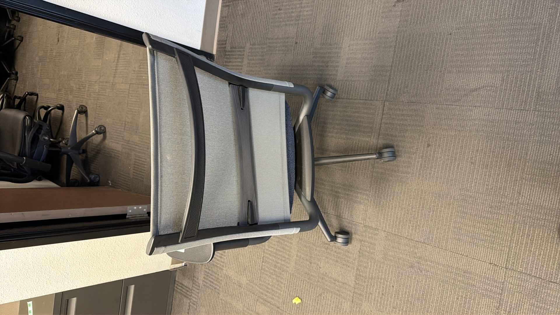 Photo 1 of Mesh office chair