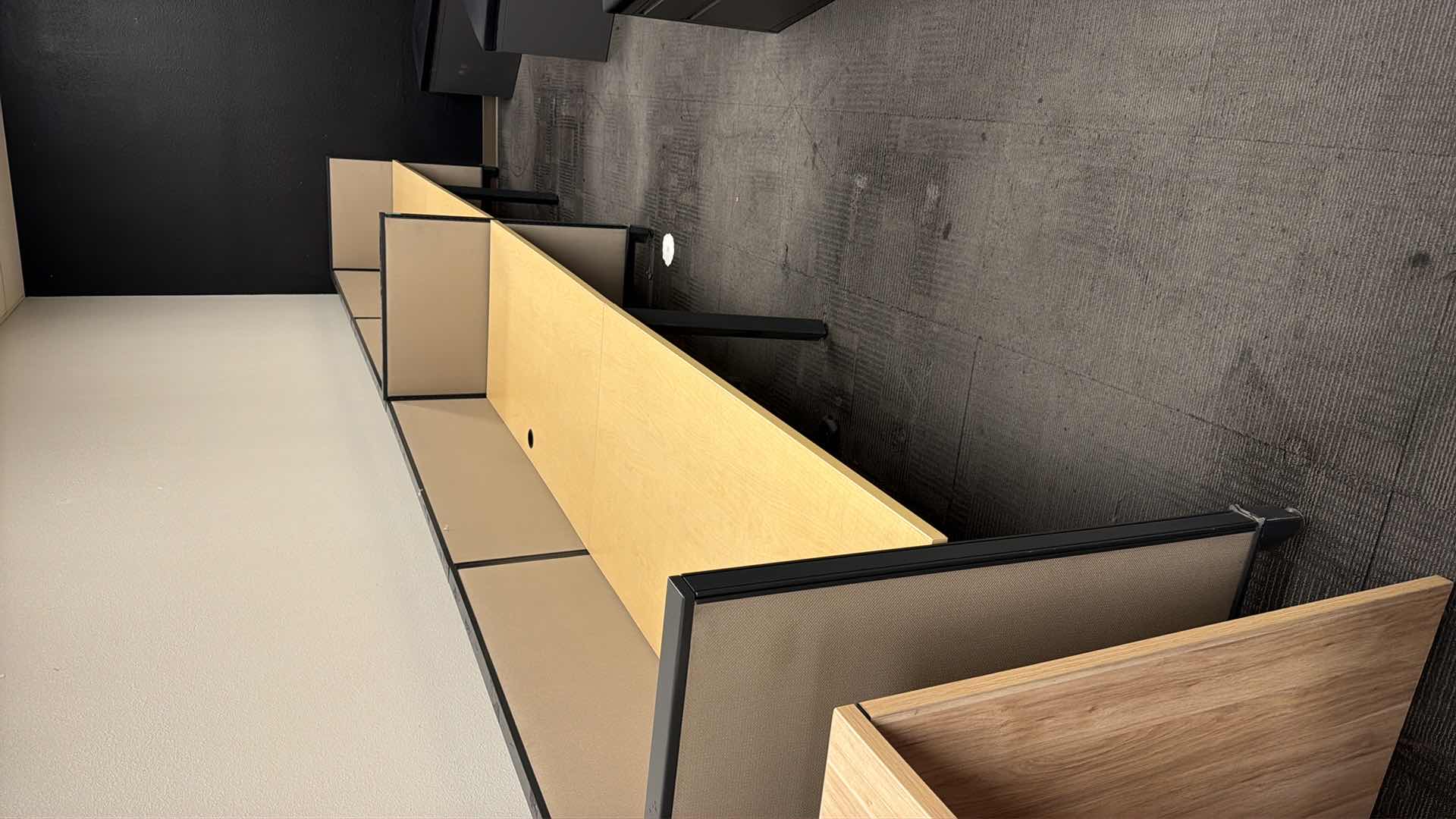 Photo 1 of 4 person modular cubical