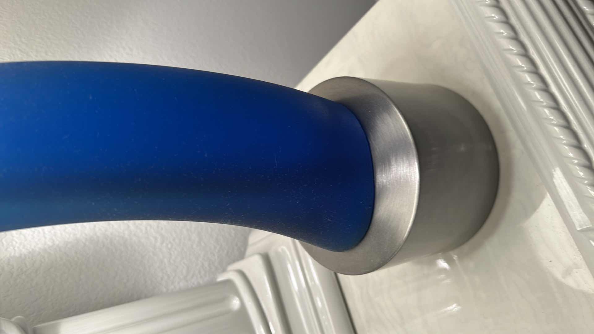 Photo 1 of MODERN BLUE ART GLASS TABLE LAMP W CURVED HORN SHAPE & SILVER BASE NEUTRAL DRUM SHADE H 23"