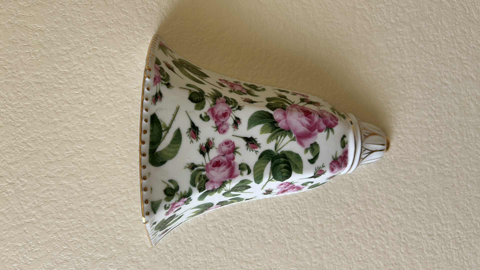 Photo 1 of 2- ROSE CHINTZ PORCELAIN WALL HANGING H 9"