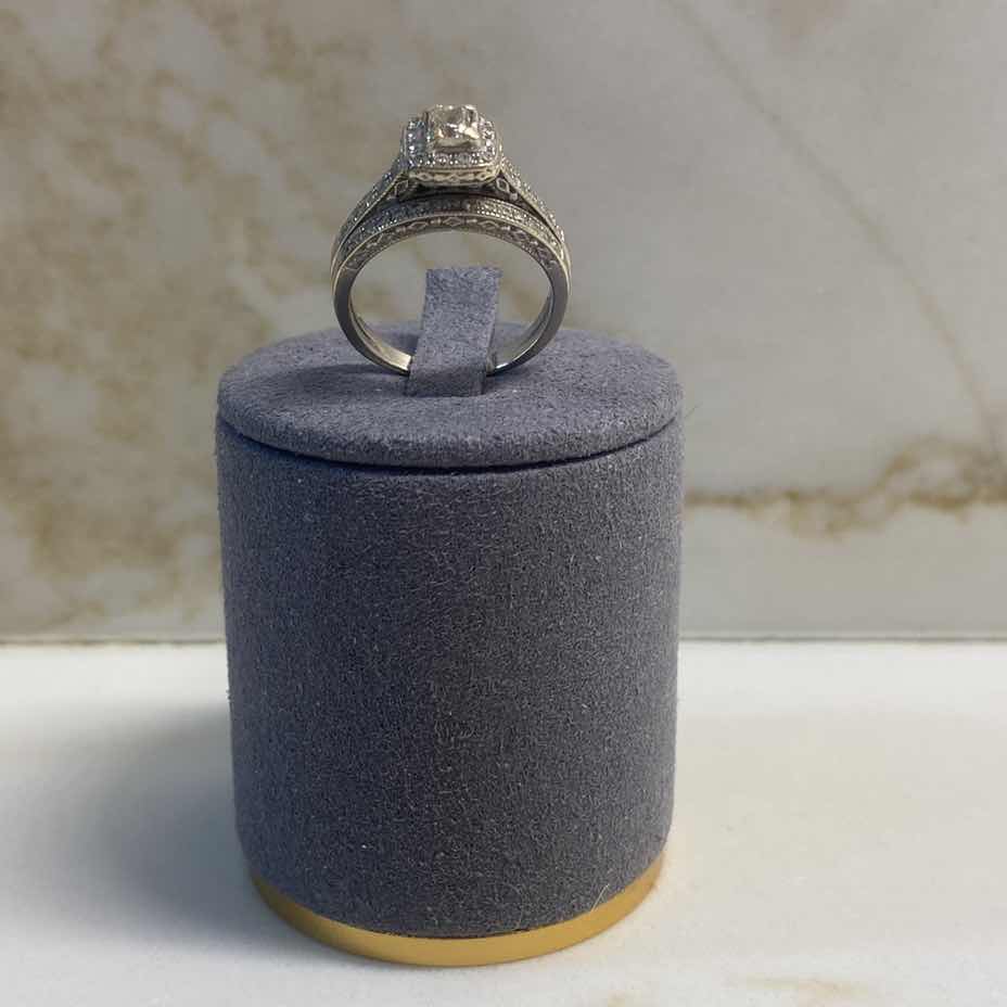 View 3 of 10K WHITE GOLD W 1ctw DIAMOND RING 4.8G (APPROXIMATE SIZE 6–7) #14