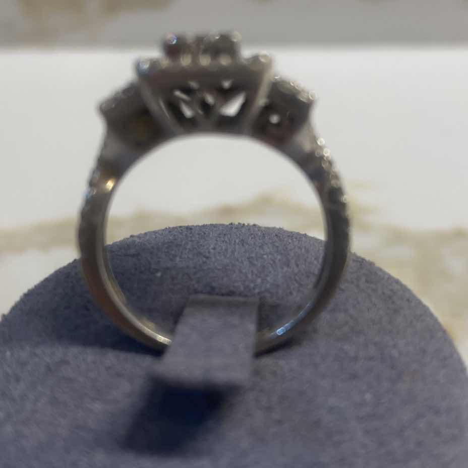 View 4 of 10K WHITE GOLD W 1ctw DIAMOND RING 4G (APPROXIMATE SIZE 7–8) #5