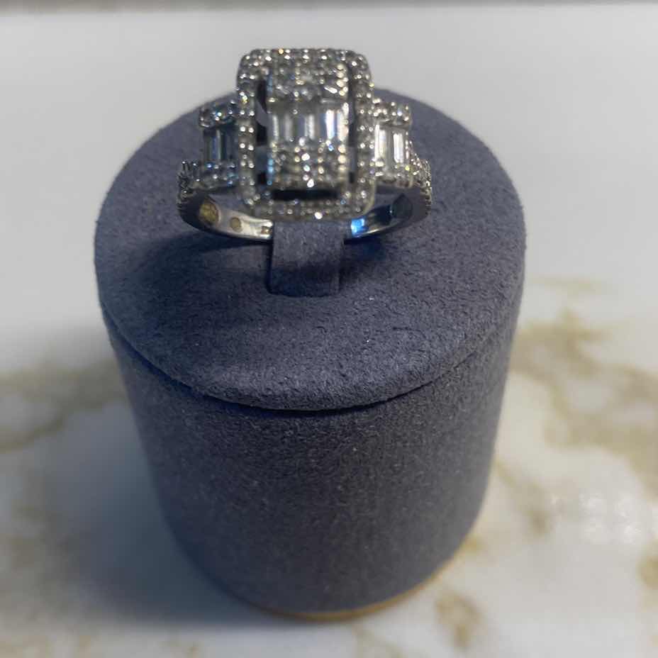 View 1 of 10K WHITE GOLD W 1ctw DIAMOND RING 4G (APPROXIMATE SIZE 7–8) #5