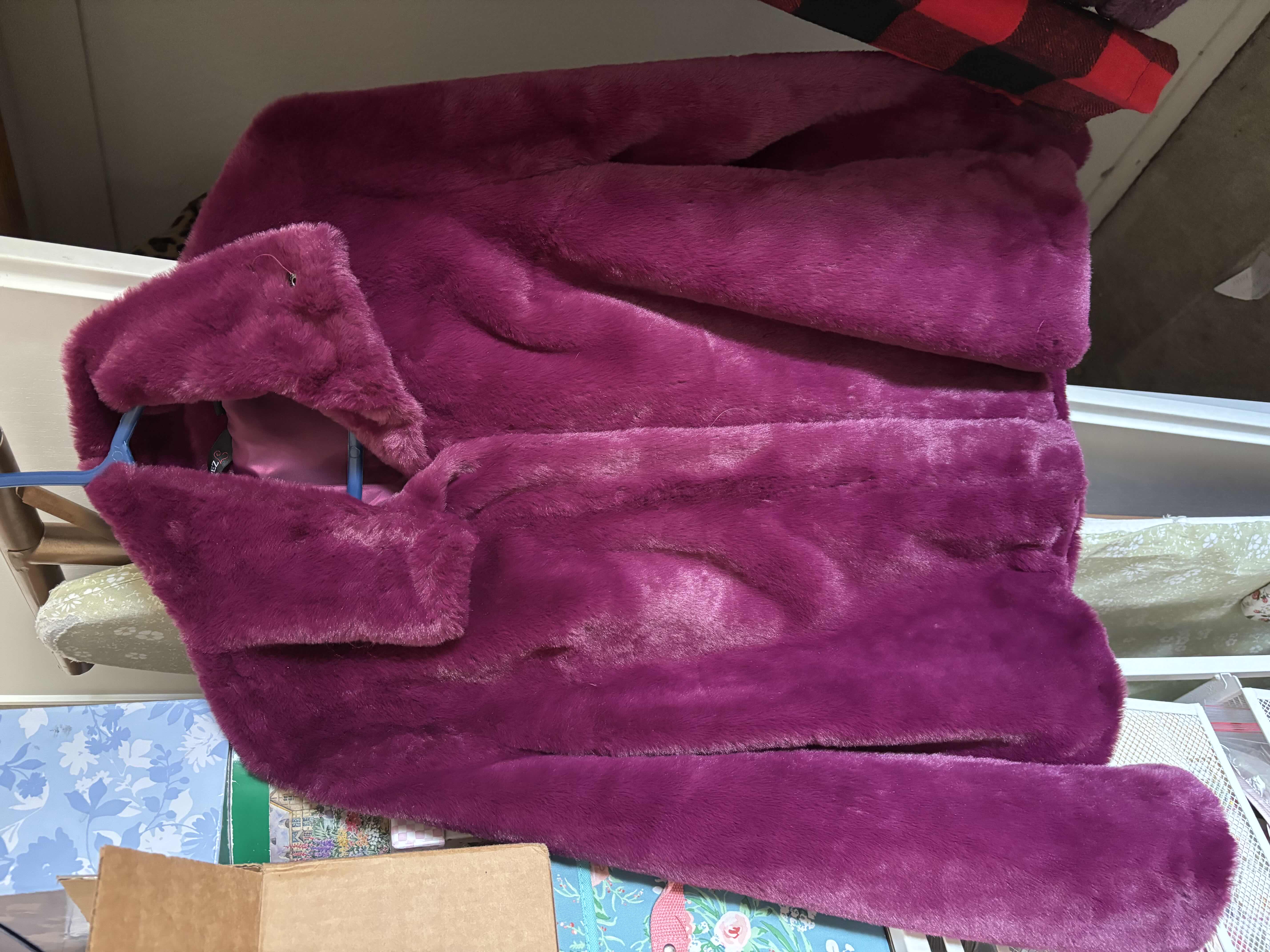 Photo 1 of WOMENS JACKETS SIZE M