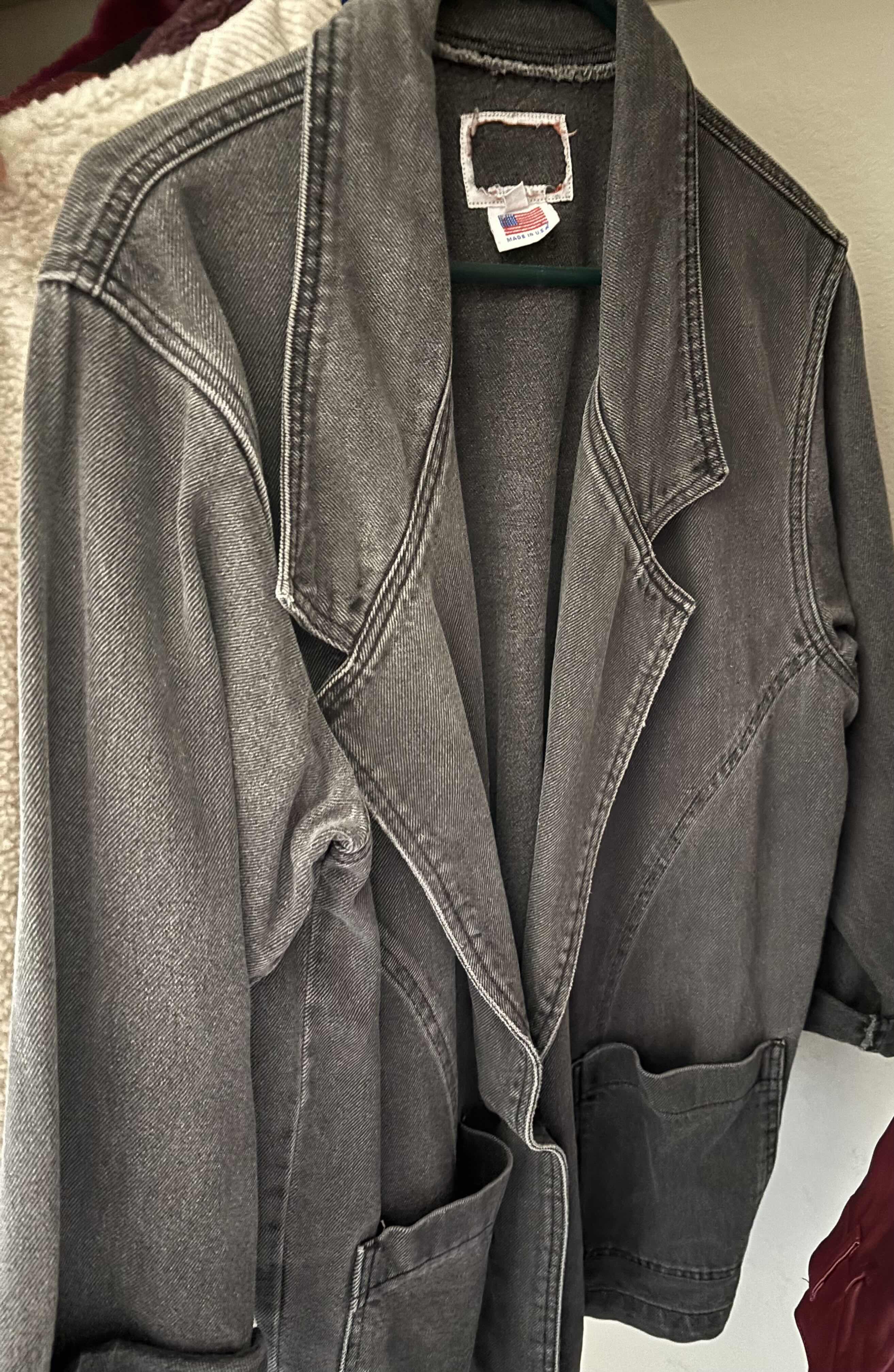Photo 1 of WOMENS JACKETS SIZE M