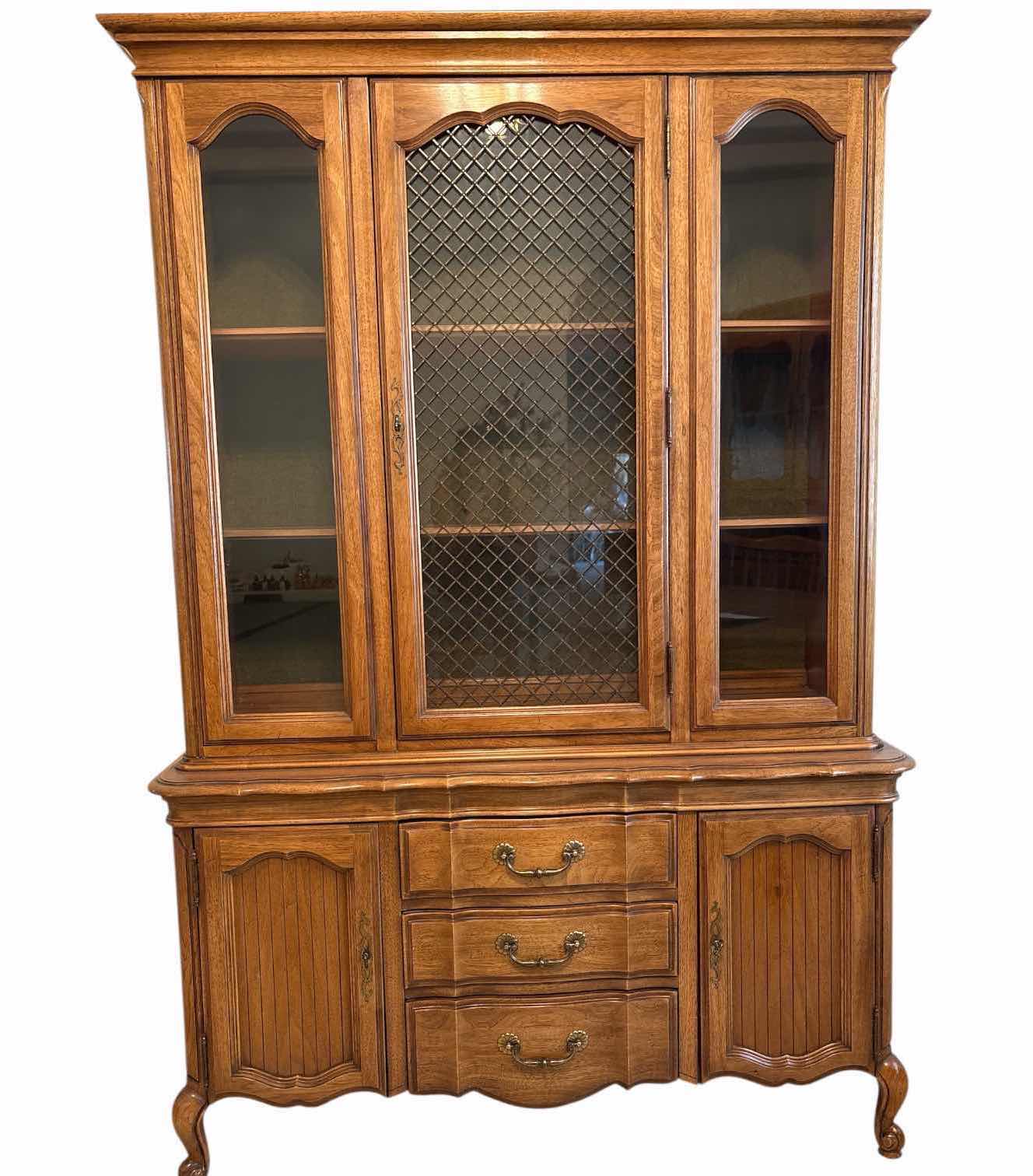 Photo 1 of VINTAGE THOMASVILLE COUNTRY FRENCH DISPLAY CABINET 49.5”X16.5”H74”
