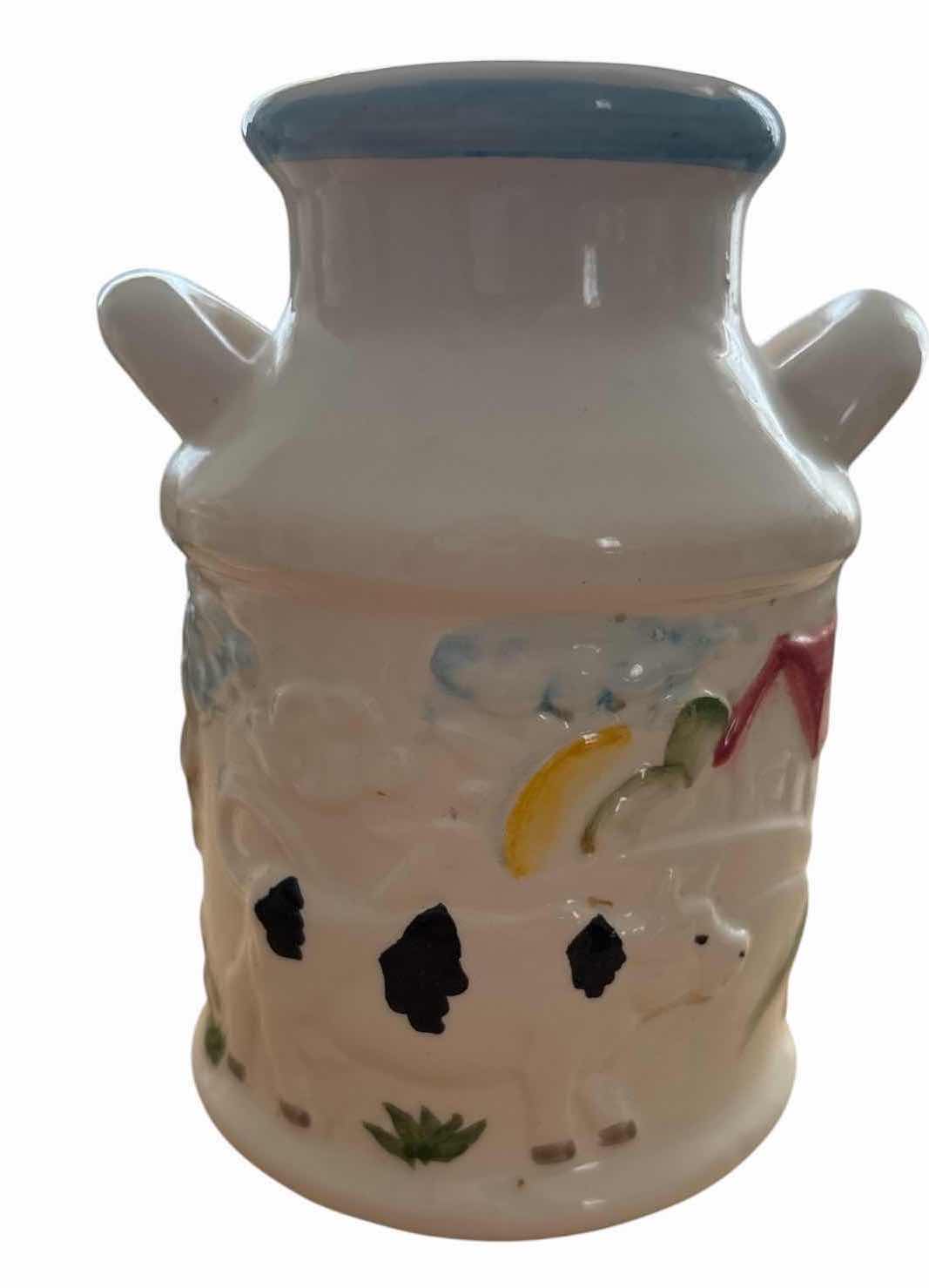 Photo 1 of (2)PCS VINTAGE GAILSTYN “MEADOWLAND” SALT & PEPPER SHAKER H5”