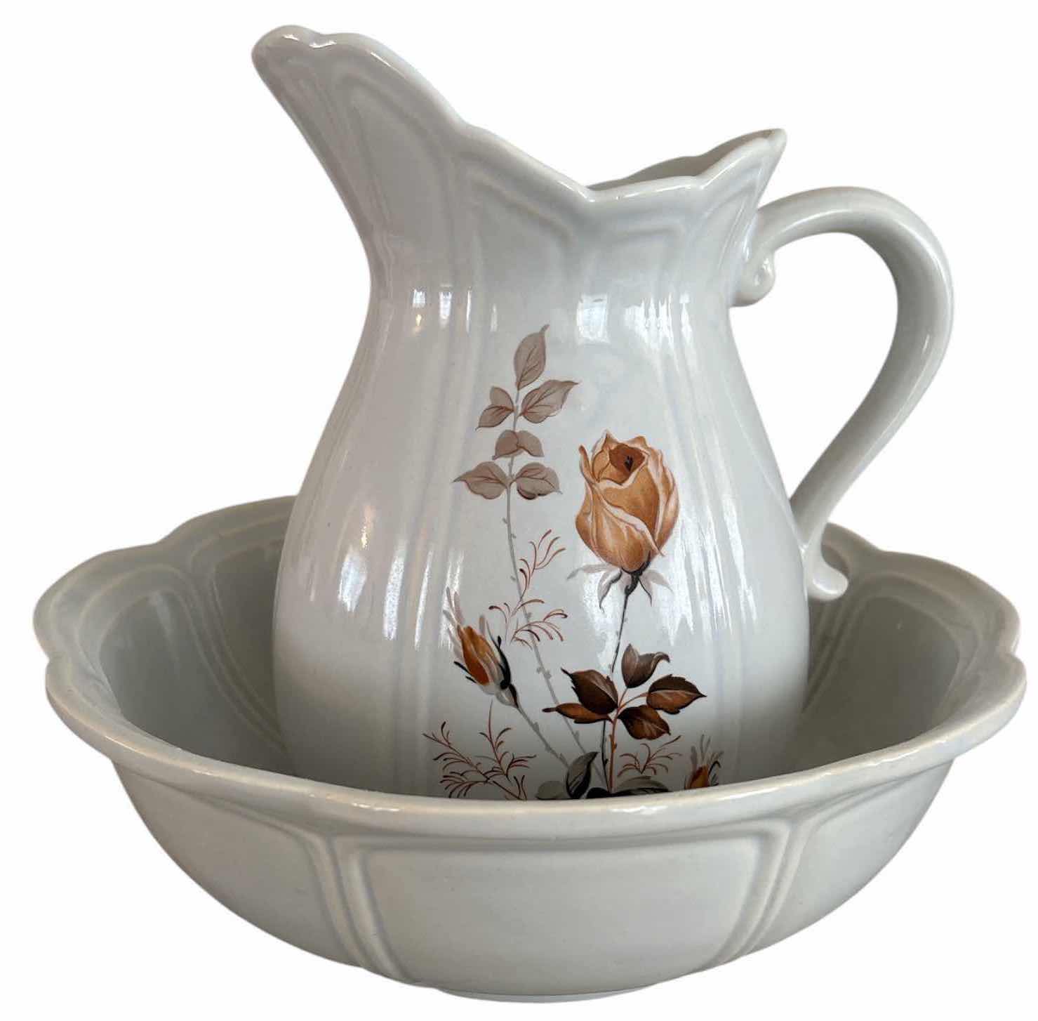Photo 1 of VINTAGE MCCOY FLORAL WATER PITCHER & BASIN SET H9.5”