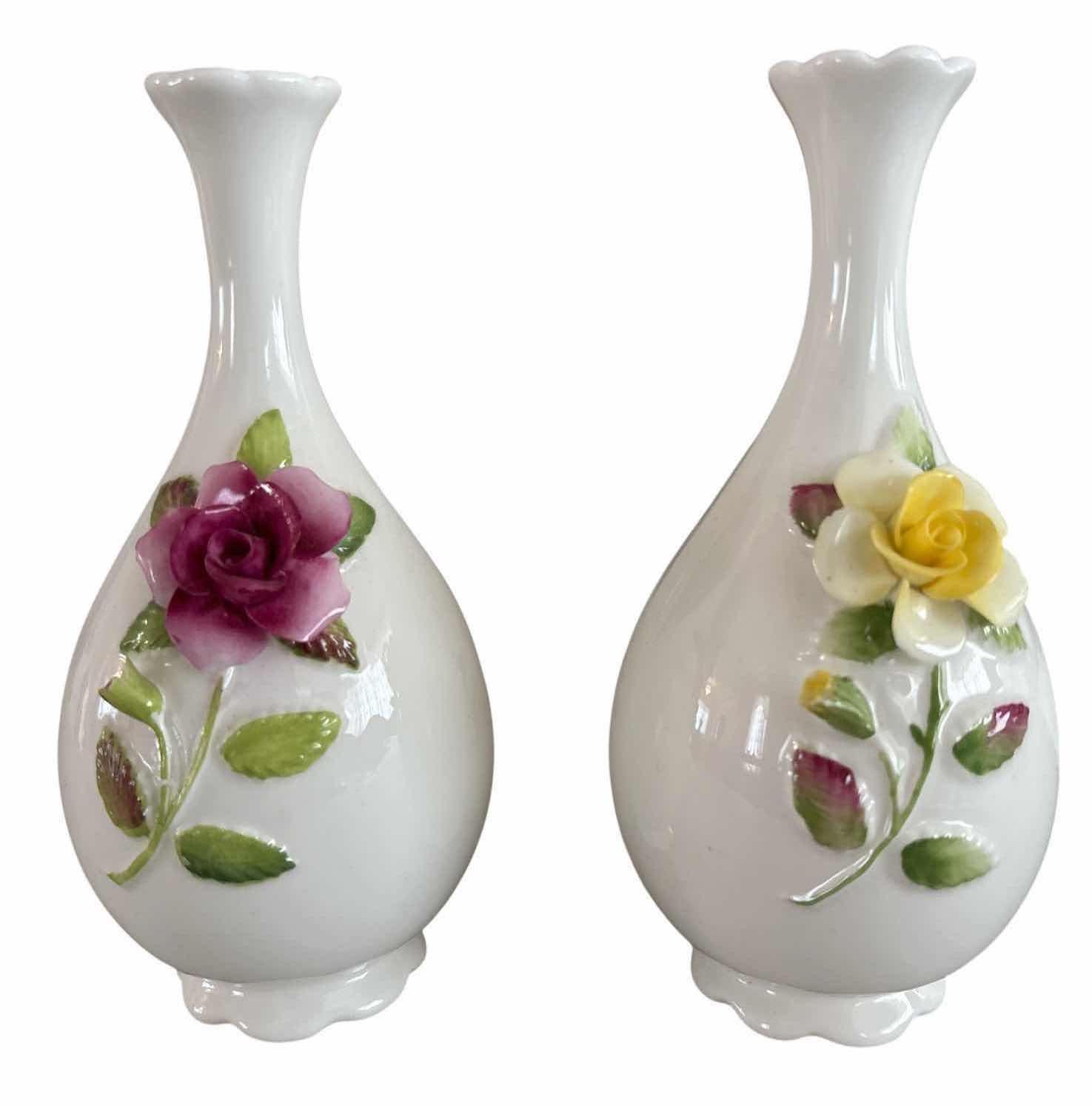 Photo 1 of (2)PCS COALPORT BONE CHINA BUD VASE W ROSE EMBELLISHMENT H6.5”