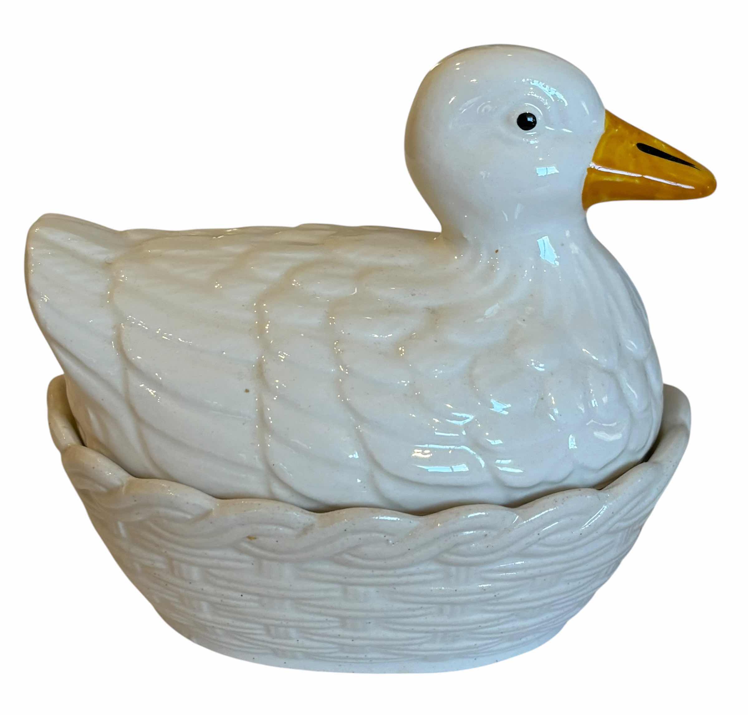 Photo 1 of DUCK THEMED DECOR, TALLEST H5”