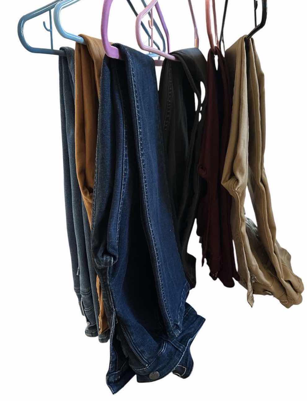 Photo 1 of (6)PCS WOMENS JEANS SIZE 0T & 2T