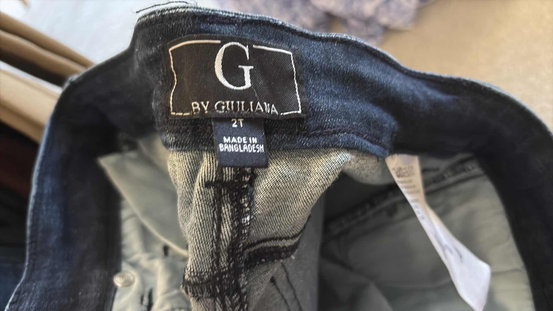 Photo 1 of (6)PCS WOMENS JEANS SIZE 0T & 2T
