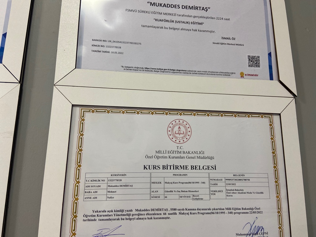 Mukaddes  sertifikası