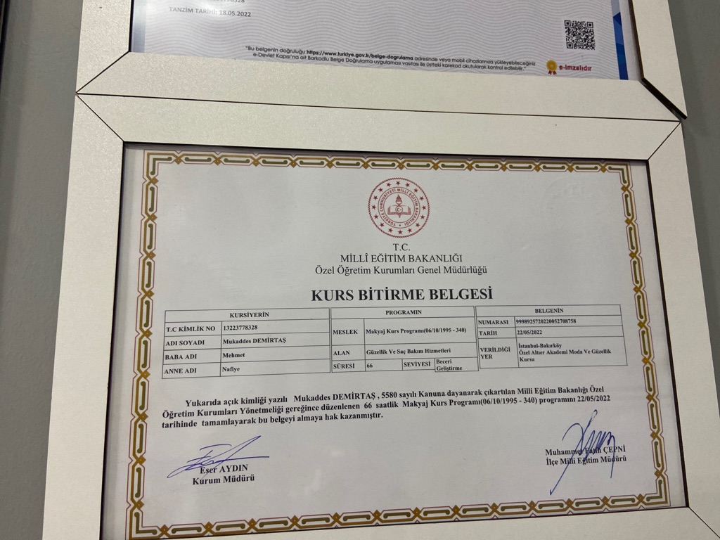 Mukaddes  sertifikası
