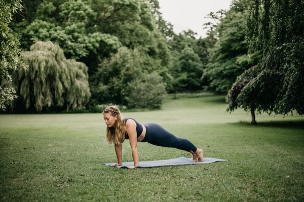 Slottskogsyoga med Rooted
