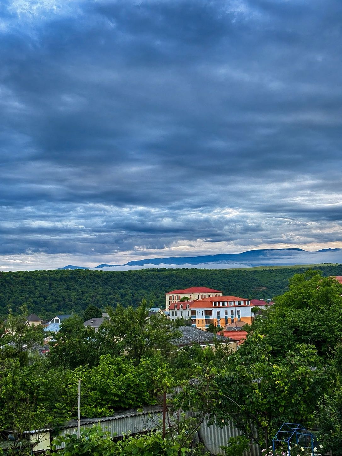 This is what Qusar looks like after a summer rain. ☁️