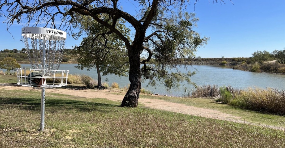 Memory Lake DGC disc golf course in Coleman, Texas
