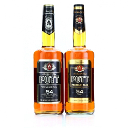 Image of the front of the bottle of the rum Der Gute Pott Echter Übersee Rum