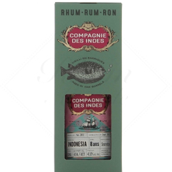 Image of the front of the bottle of the rum Indonesia