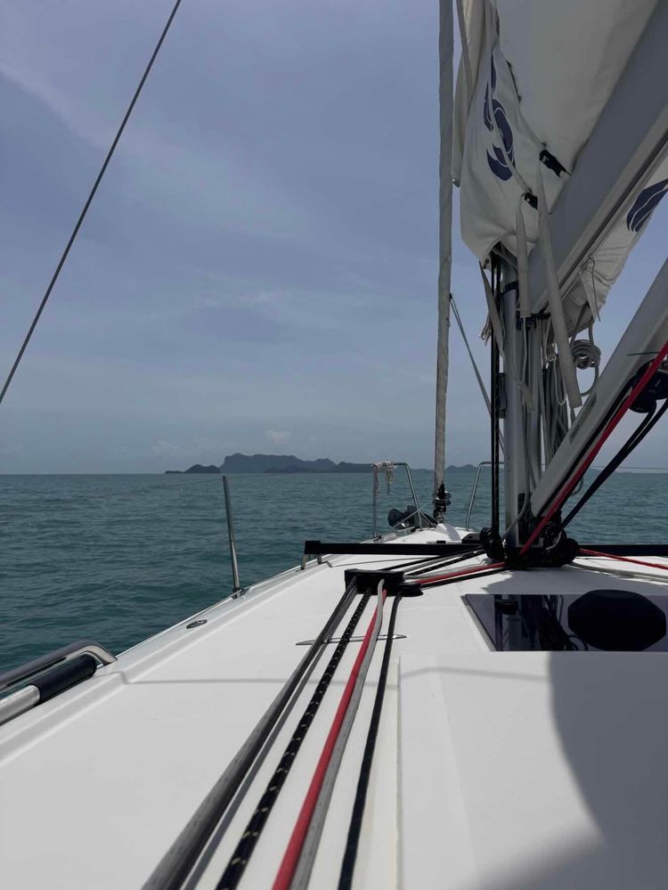 Voyage photo from Father and daughters sailing holiday day 2