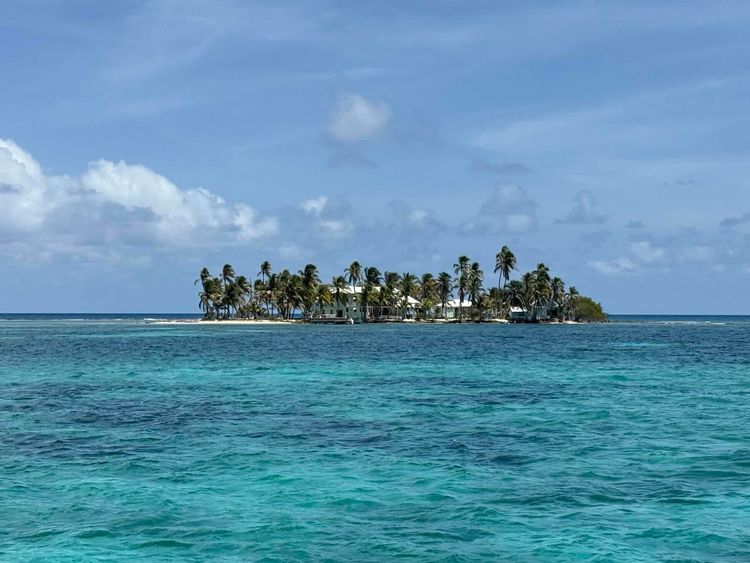 Voyage photo from Belize Day 5 - Caribou Caye to King Lewey Resort