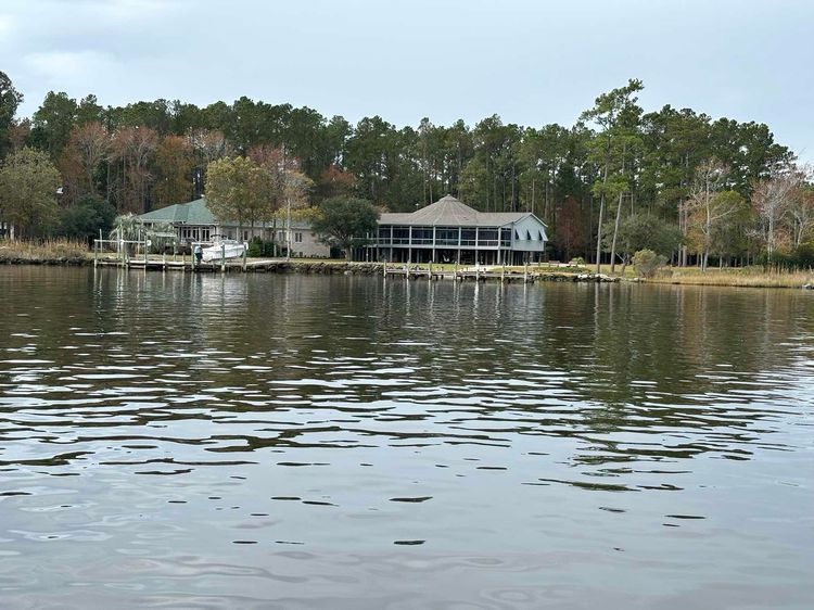 Voyage photo from Goose Creek to Beaufort, NC